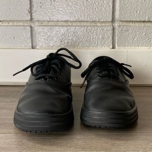 Slip-resistant shoes